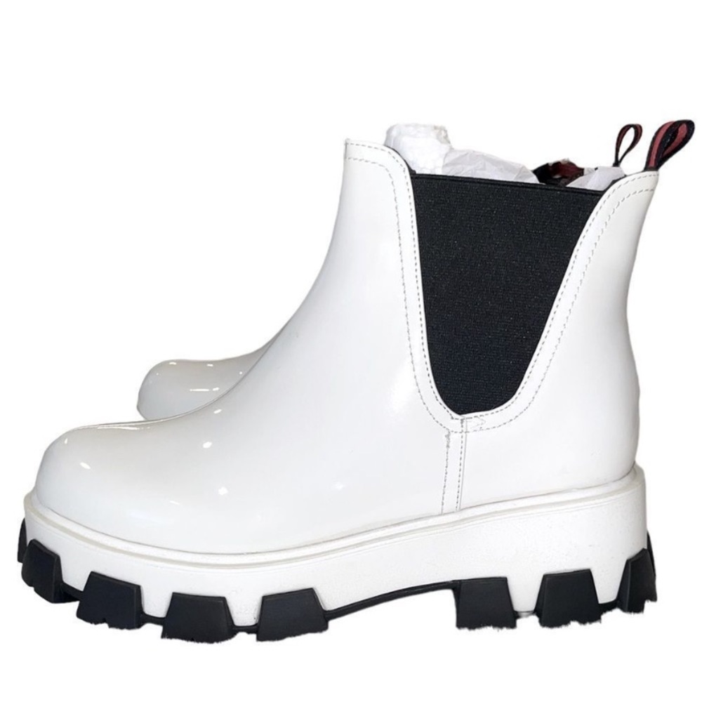 {NEW} AWANG X Dolls Kill Vegan Patent Leather Chelsea Boots 8.5